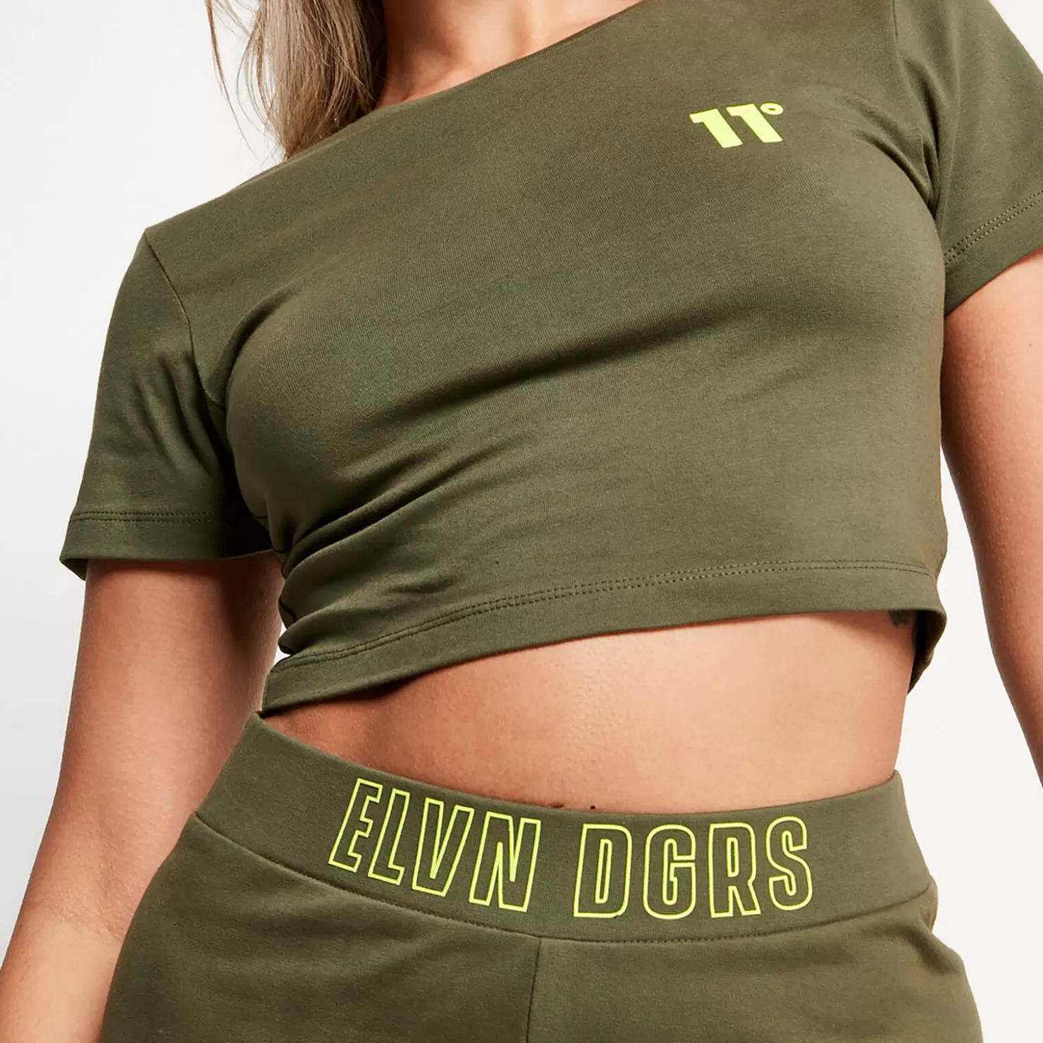 11 Degrees T-Shirts< Back Print Cropped Slim Fit Short Sleeve T-Shirt – Khaki