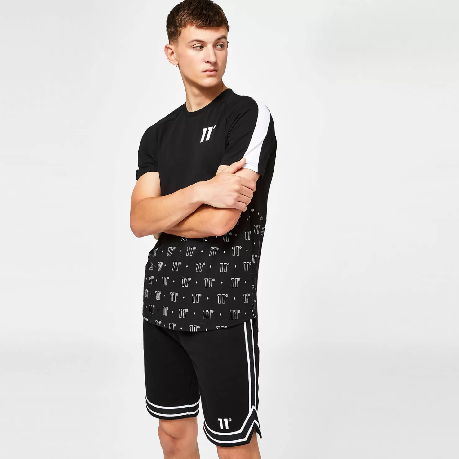 11 Degrees T-Shirts< Cut & Sew Panel Muscle Fit Short Sleeve T-Shirt – Black/White