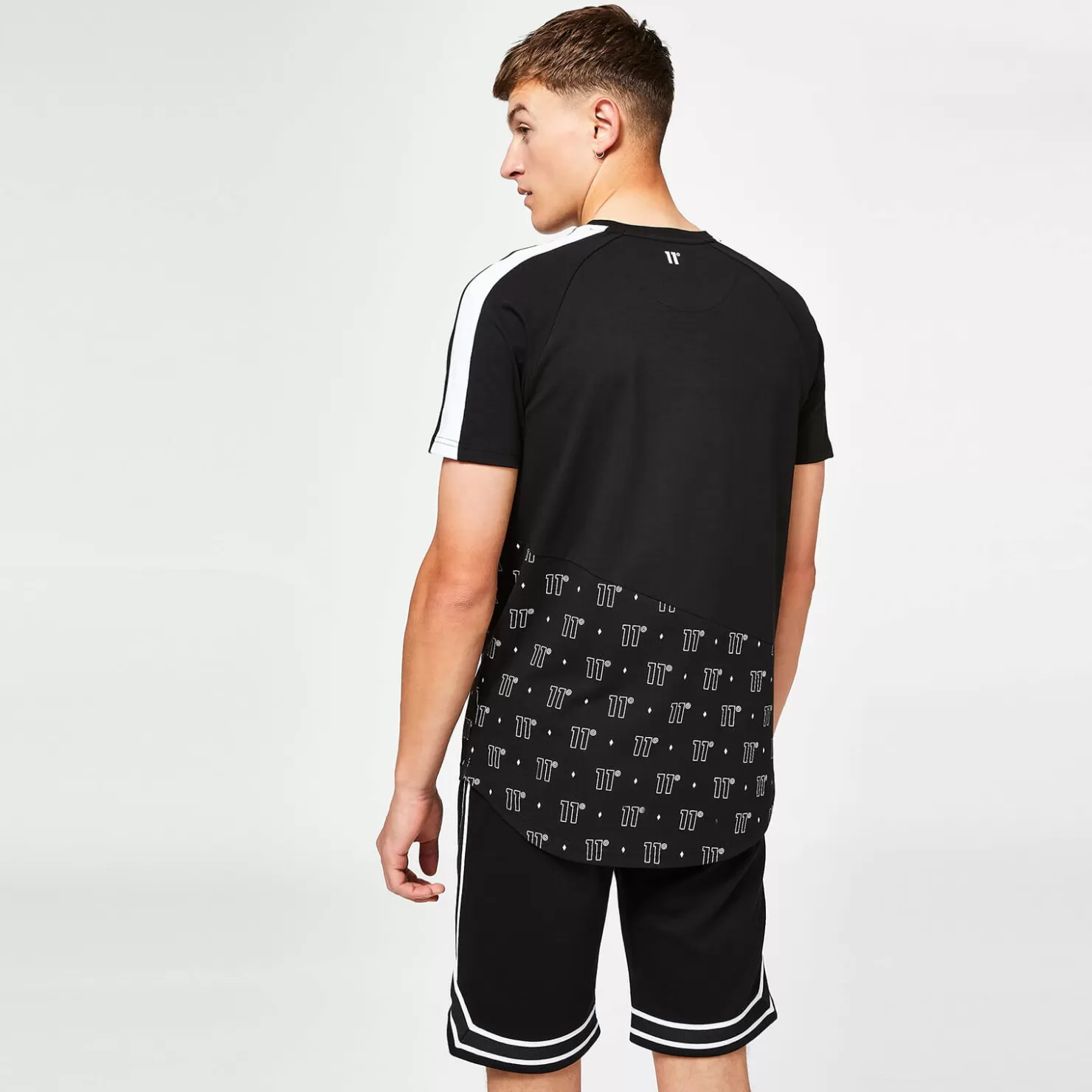 11 Degrees T-Shirts< Cut & Sew Panel Muscle Fit Short Sleeve T-Shirt – Black/White