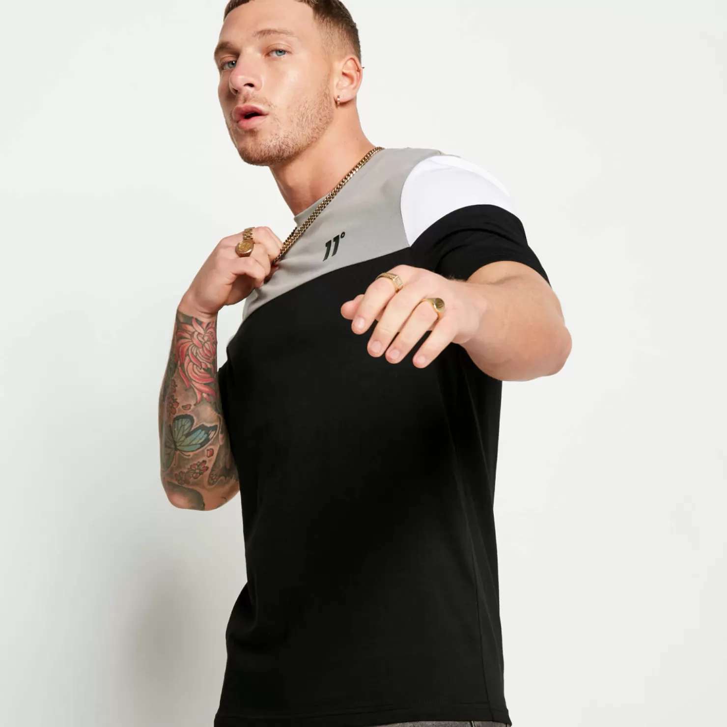 11 Degrees T-Shirts< Cut And Sew Short Sleeve T-Shirt – Black/Silver/White