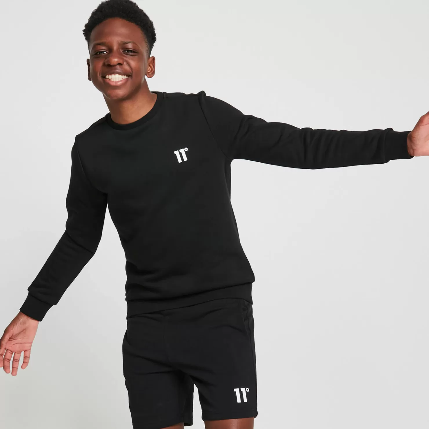 11 Degrees Sweatshirts< Junior Core Sweatshirt Small Logo – Black