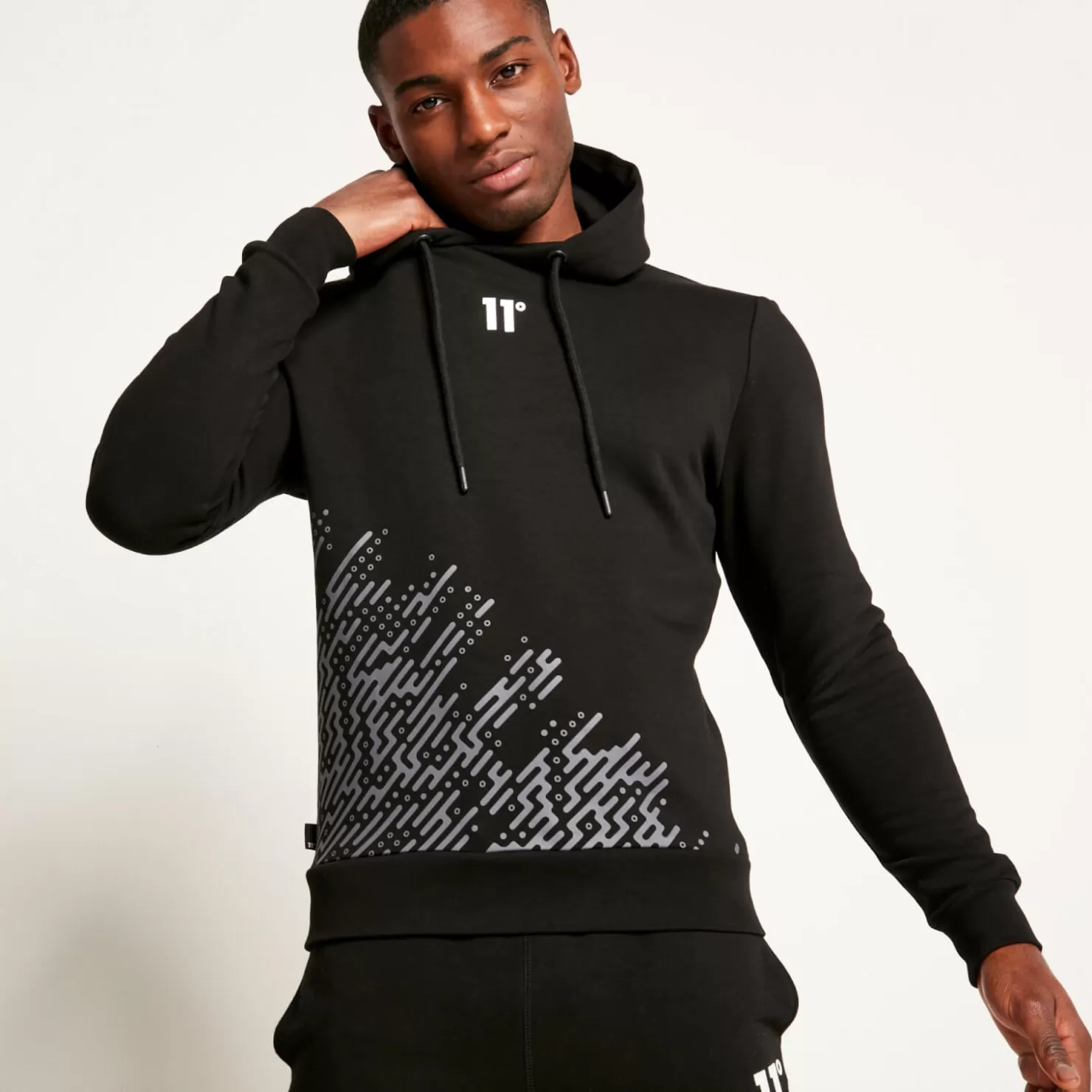 11 Degrees Hoodies< Placement Circuit Print Pullover Hoodie – Black