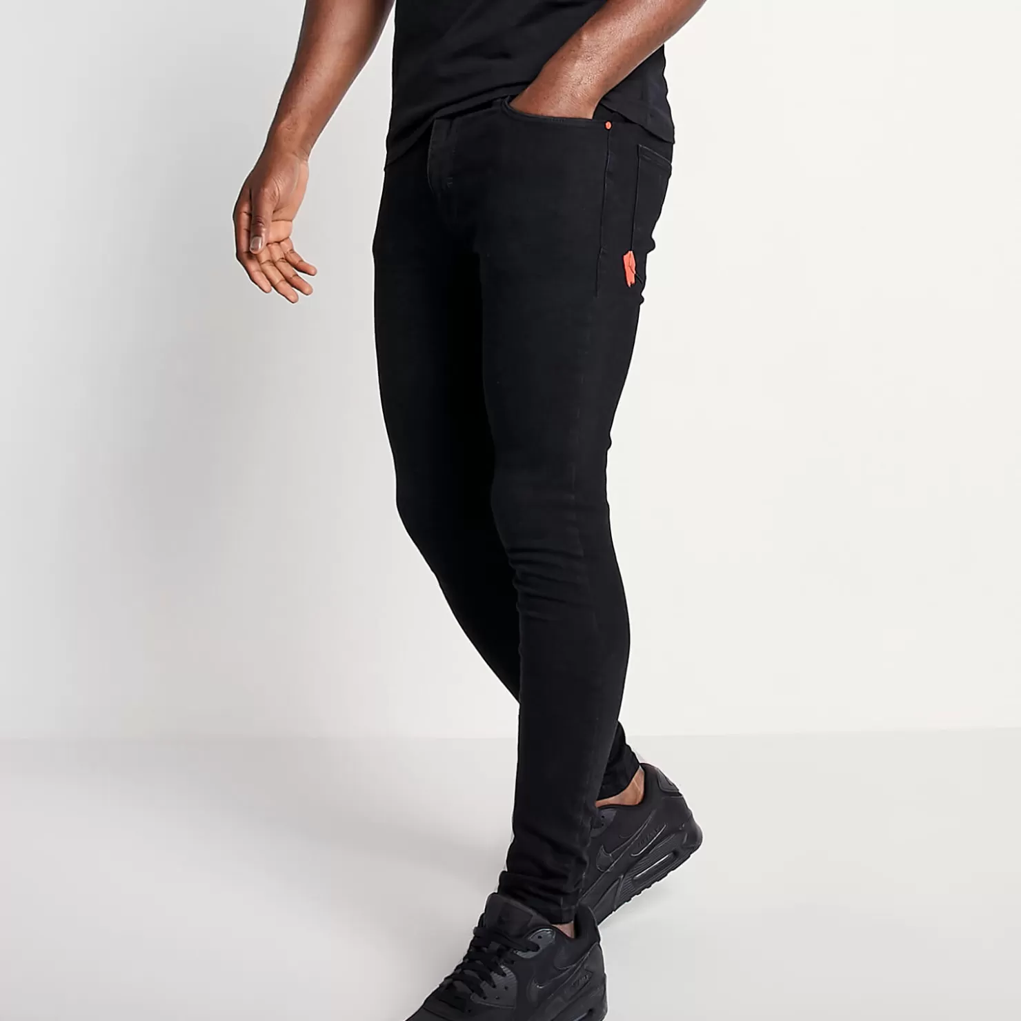 11 Degrees Jeans< Sustainable Stretch Jeans Skinny Fit – Jet Black Wash