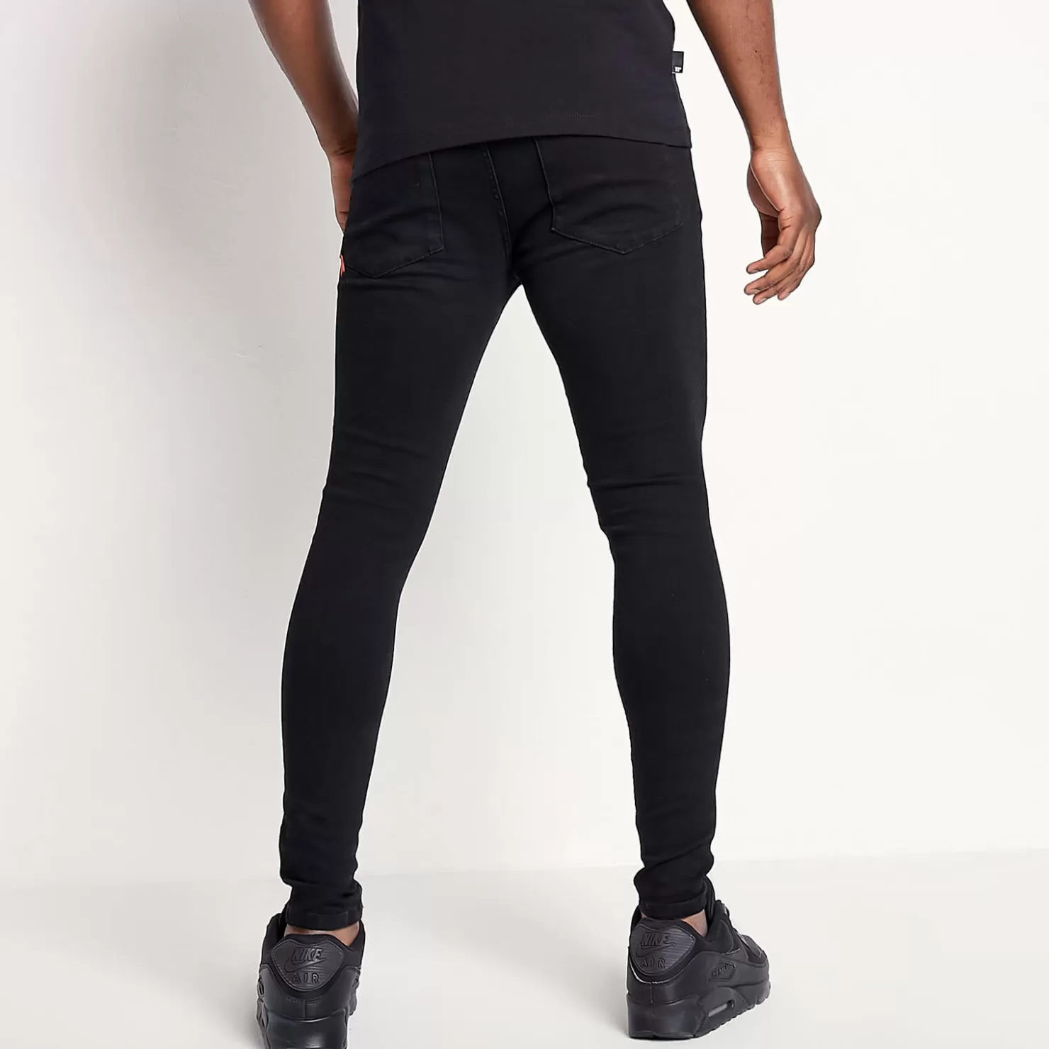 11 Degrees Jeans< Sustainable Stretch Jeans Skinny Fit – Jet Black Wash