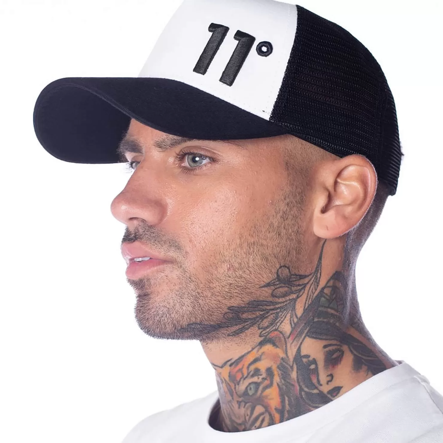 11 Degrees Caps & Hats< Trucker Cap High Build Logo – Black/White