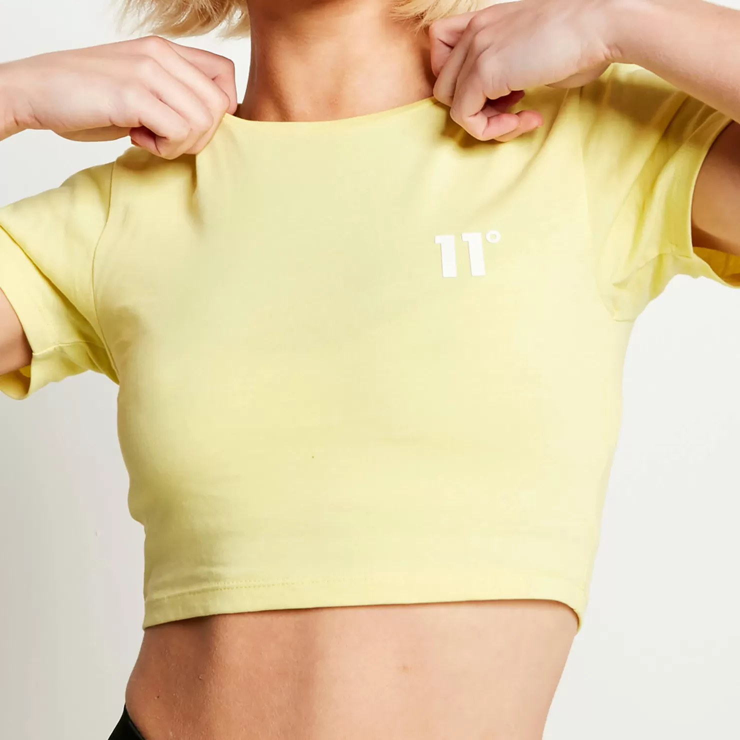 11 Degrees T-Shirts< Womens Core Cropped Slim Fit Short Sleeve T-Shirt – Pastel Yellow