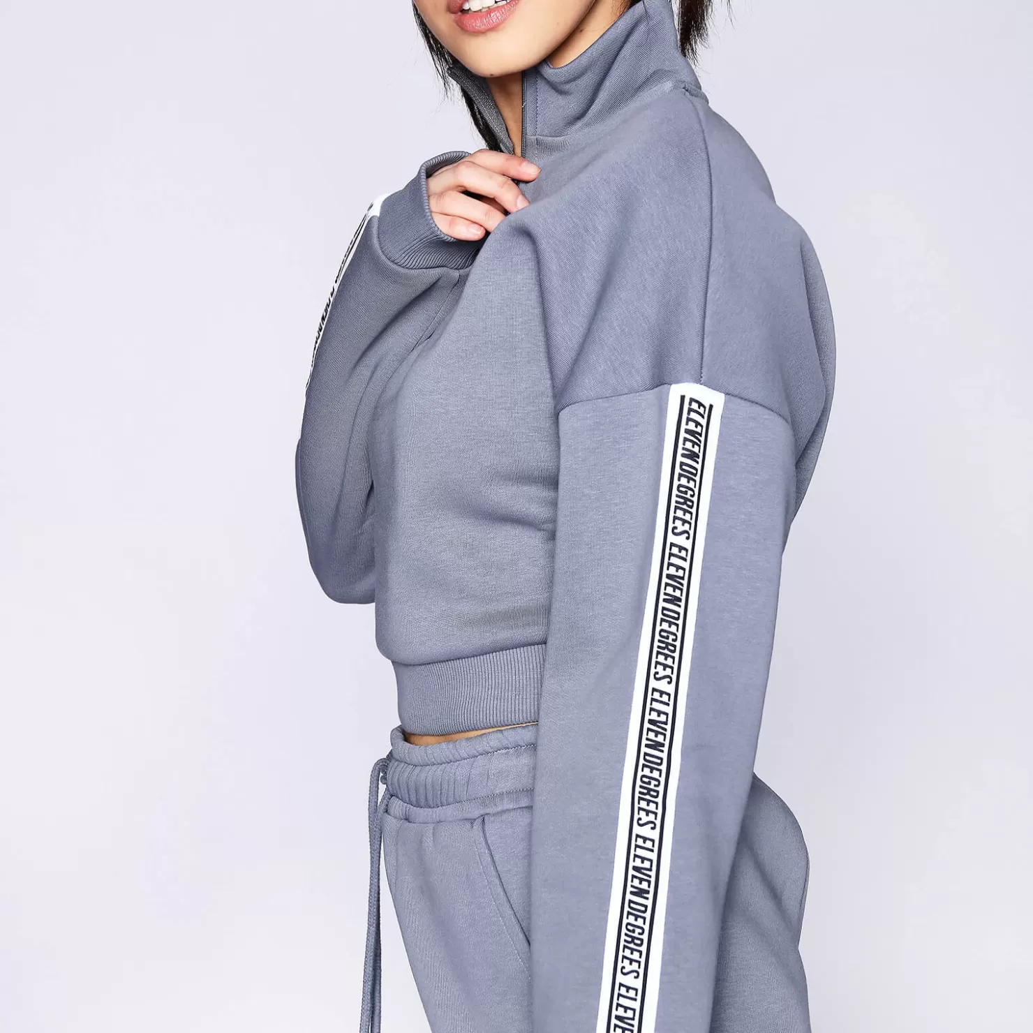 11 Degrees Sweatshirts< Womens Signature Quarter Zip Cropped Tape Sweatshirt – Shadow Grey