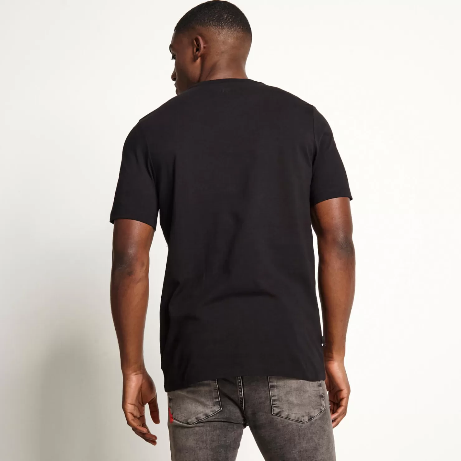 11 Degrees T-Shirts<Chenille Applique Short Sleeve T-Shirt - Black