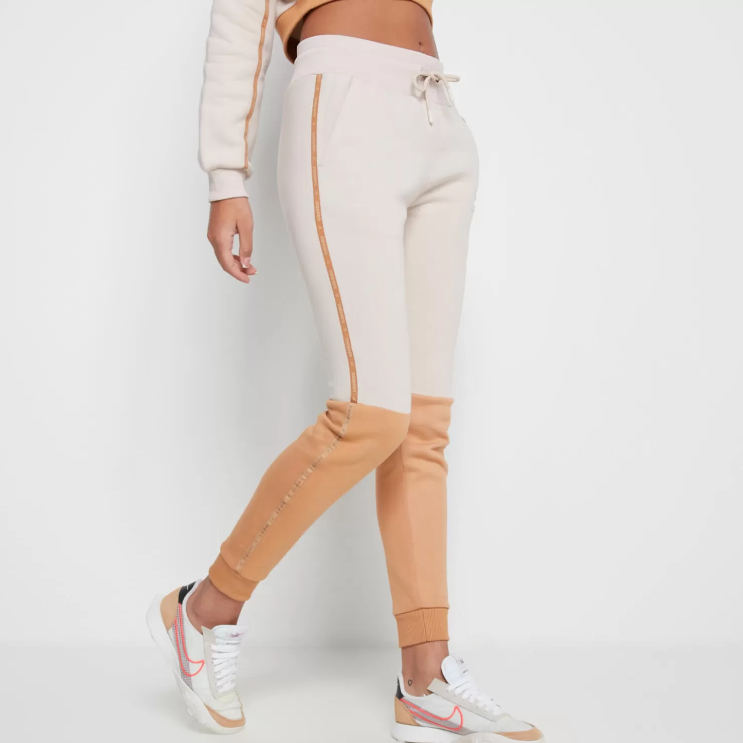 11 Degrees Joggers<Colour Block Taped Joggers – Stone/Camel