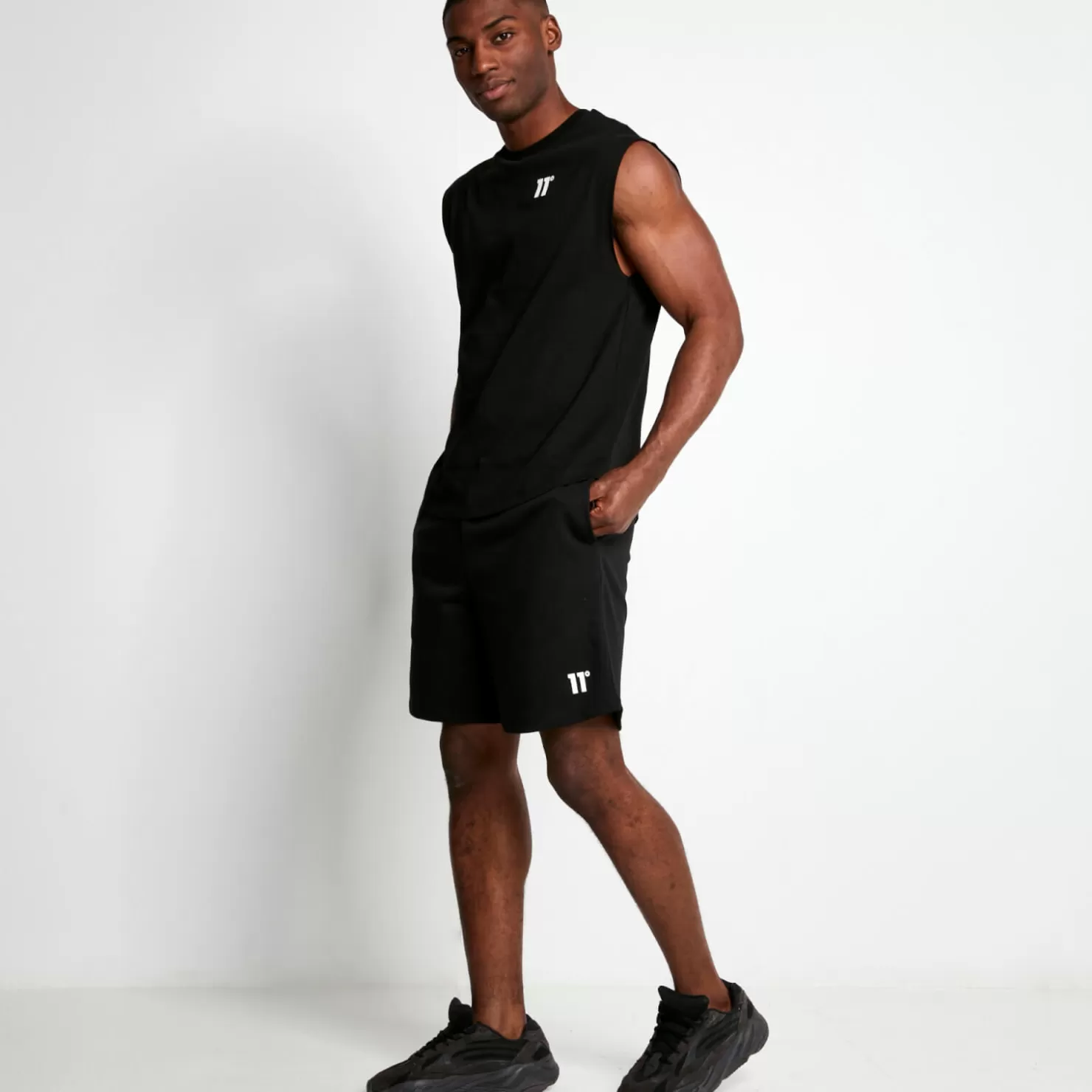 11 Degrees Shorts<Core Shorts – Black