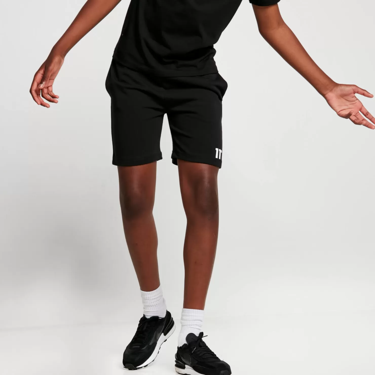11 Degrees Shorts<Core Shorts – Black