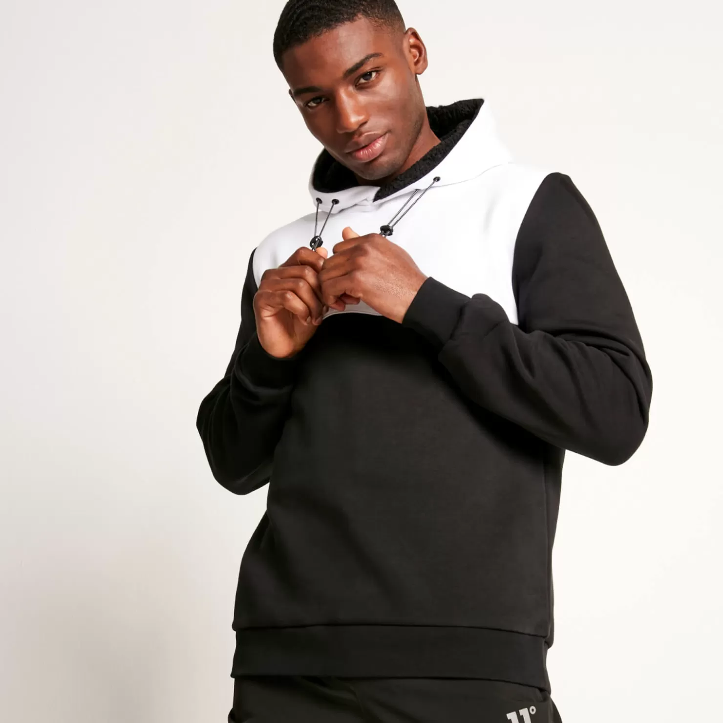11 Degrees Hoodies<Oversized Pullover Hoodie – Black/White